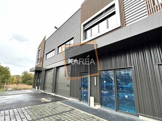 Plus de détails pour Local d’activités à vendre