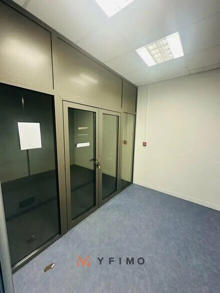 Bureau dans Poissy à louer - Photo de l’immeuble – Image 3 sur 18