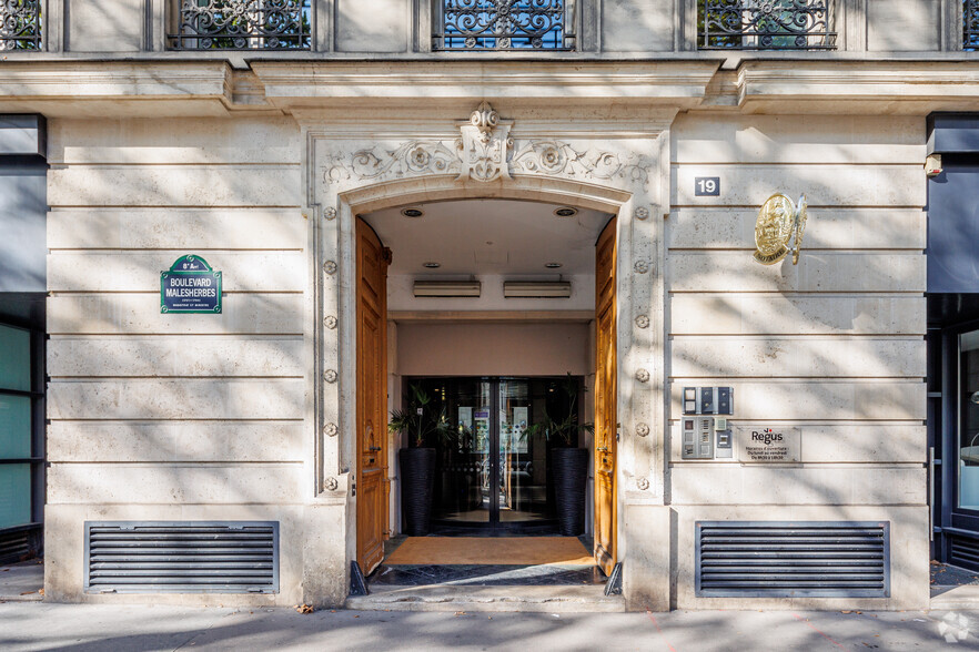 Espace de coworking dans Paris à louer - Photo de l’immeuble – Image 2 sur 5