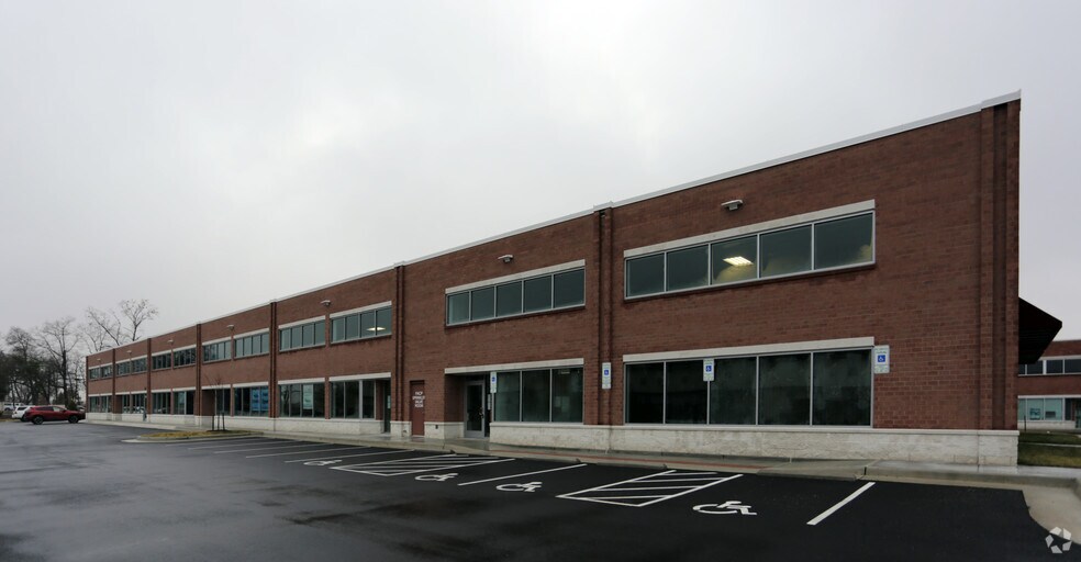 22149 Davis Dr, Sterling, VA à louer - Photo de l’immeuble – Image 3 sur 9