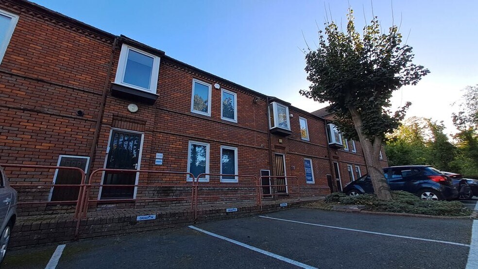 14 The Green, Newport Pagnell à louer - Photo de l’immeuble – Image 2 sur 6