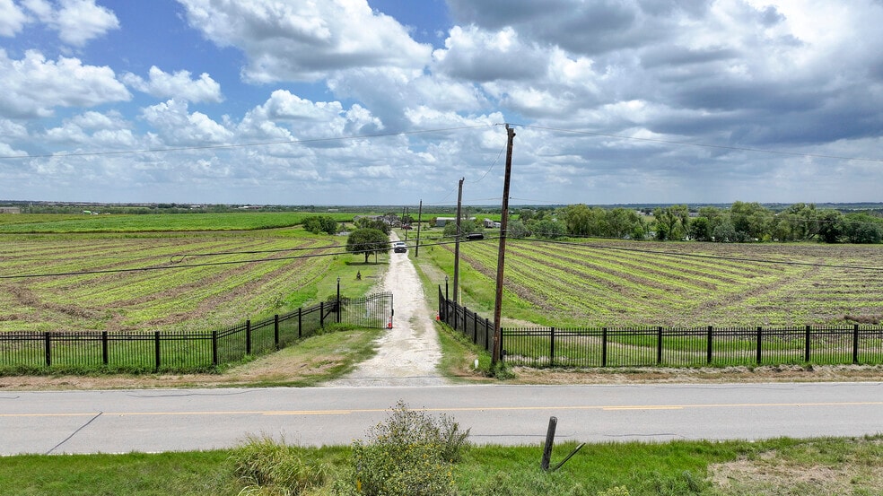 4892 Pfeil Rd, Converse, TX à vendre - Aérien – Image 2 sur 12