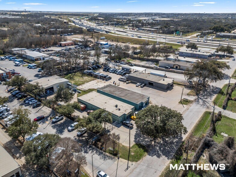 511 Thompson Ln, Austin, TX à vendre - Photo de l’immeuble – Image 1 sur 3