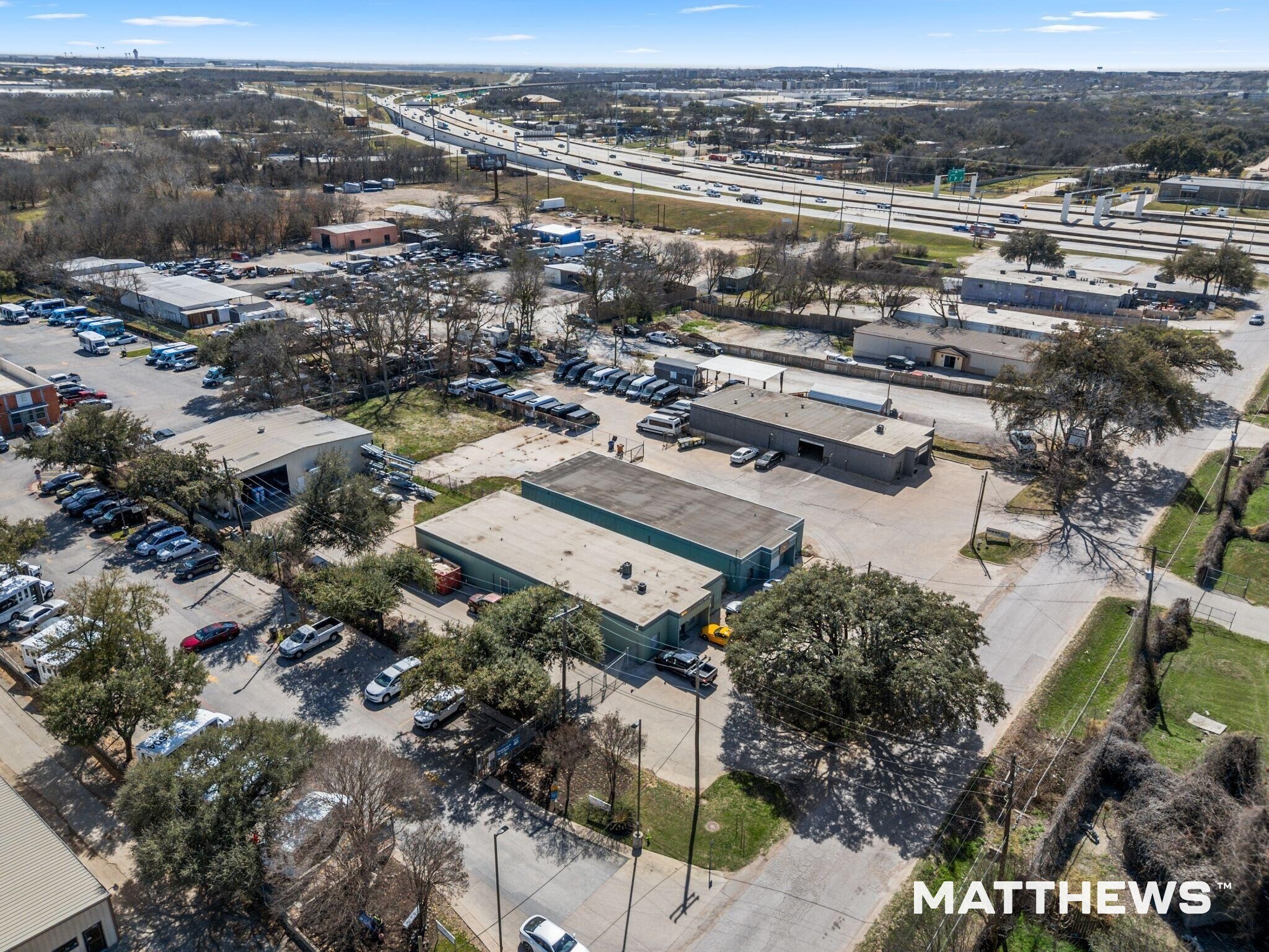 511 Thompson Ln, Austin, TX à vendre Photo de l’immeuble– Image 1 sur 4