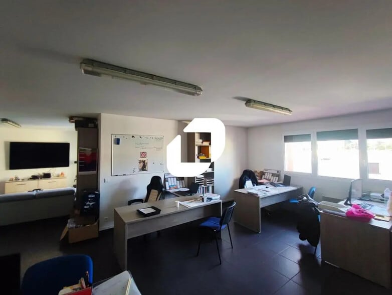 Bureau dans Neuilly-sur-Marne à louer - Photo de l’immeuble – Image 2 sur 5