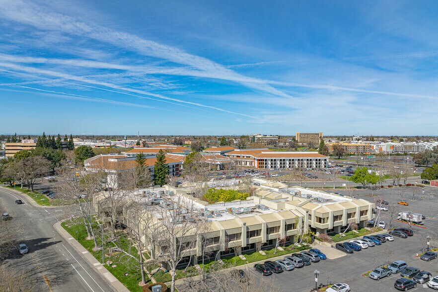 1900 Point West Way, Sacramento, CA à louer - Aérien – Image 3 sur 7