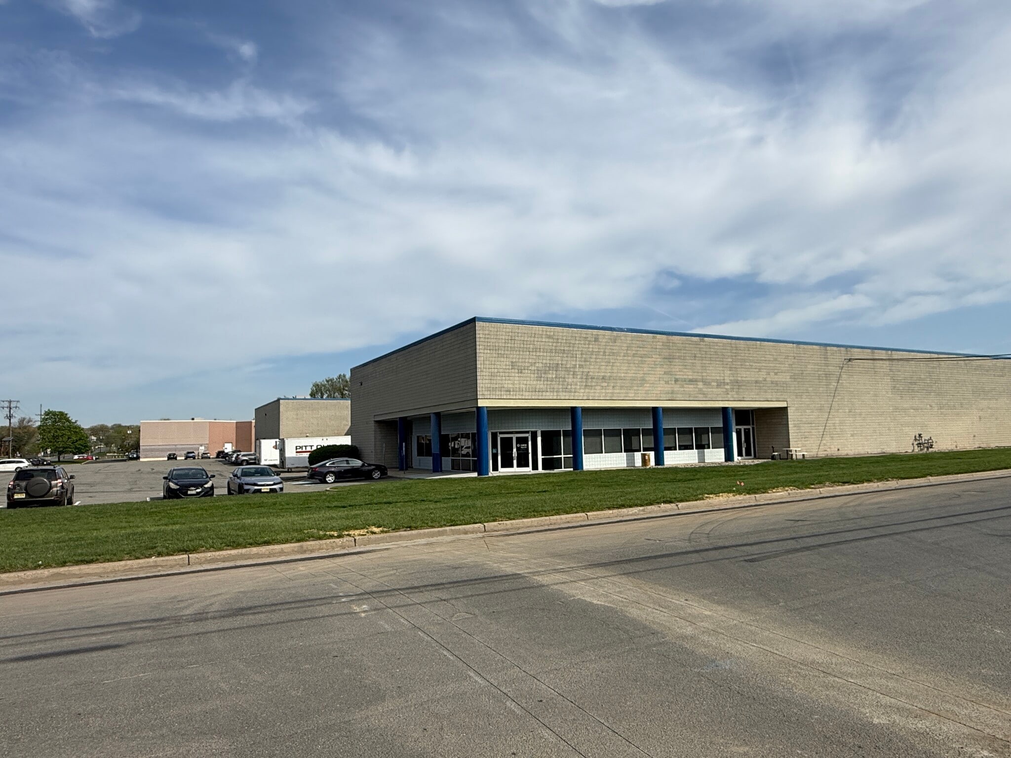 104 Sunfield Ave, Edison, NJ à louer Photo de l’immeuble– Image 1 sur 3