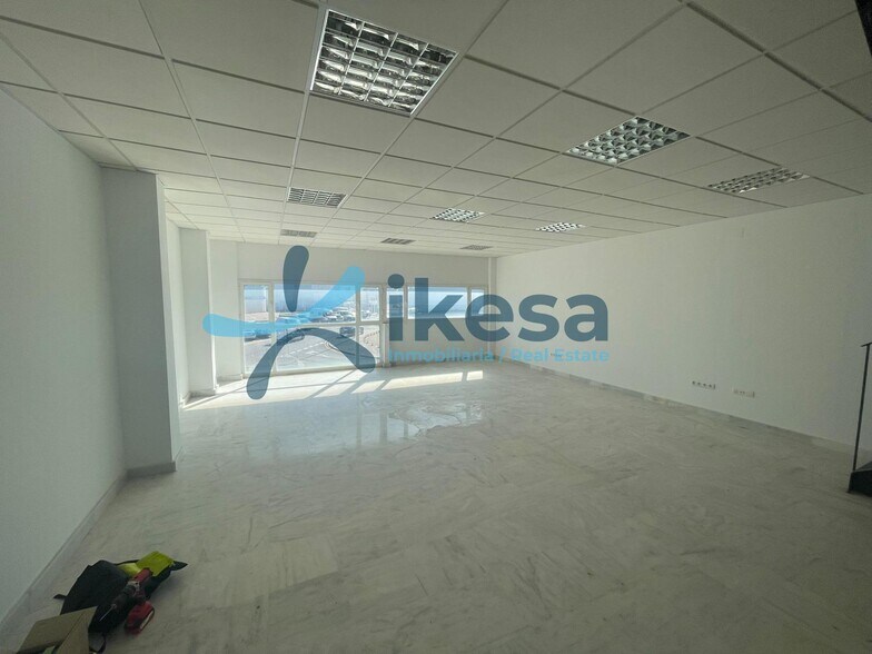 Bureau dans Bollullos de la Mitación, Sevilla à vendre - Photo intérieure – Image 3 sur 12