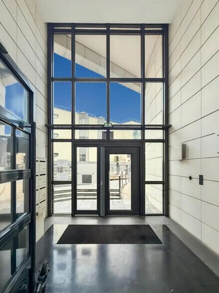 Bureau dans Vincennes à louer - Photo de l’immeuble – Image 2 sur 7