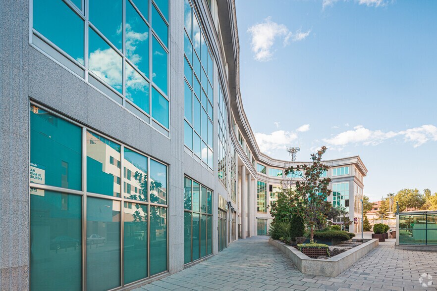 Calle Segundo Mata, 1, Pozuelo de Alarcón, Madrid à vendre - Photo de l’immeuble – Image 2 sur 4