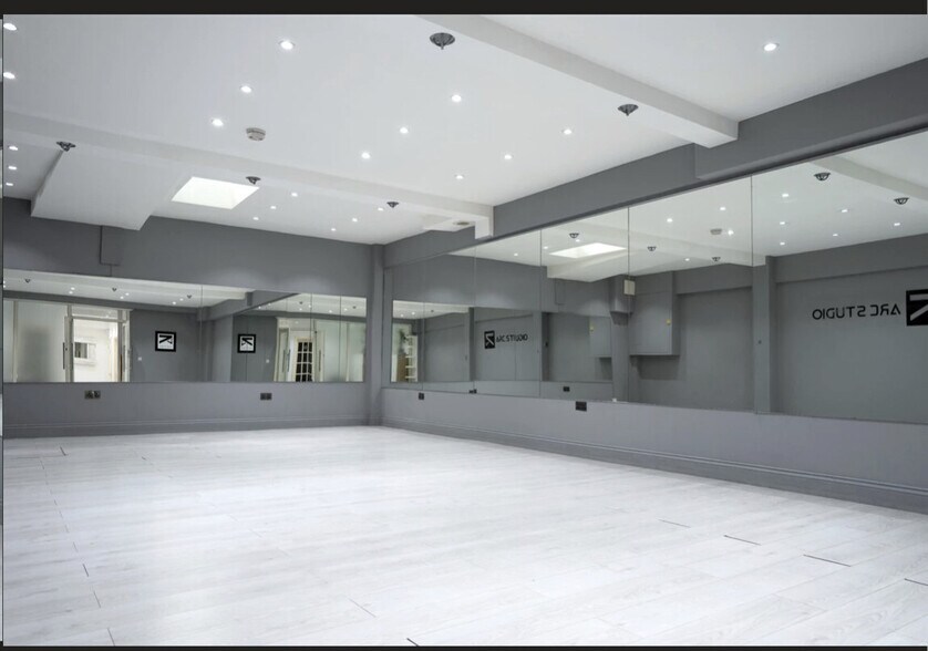 345 North End Rd, Londres à louer - Photo de l’immeuble – Image 3 sur 8