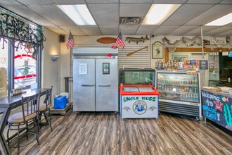 5242 Olde Towne Rd, Williamsburg, VA à louer Photo intérieure– Image 2 sur 3