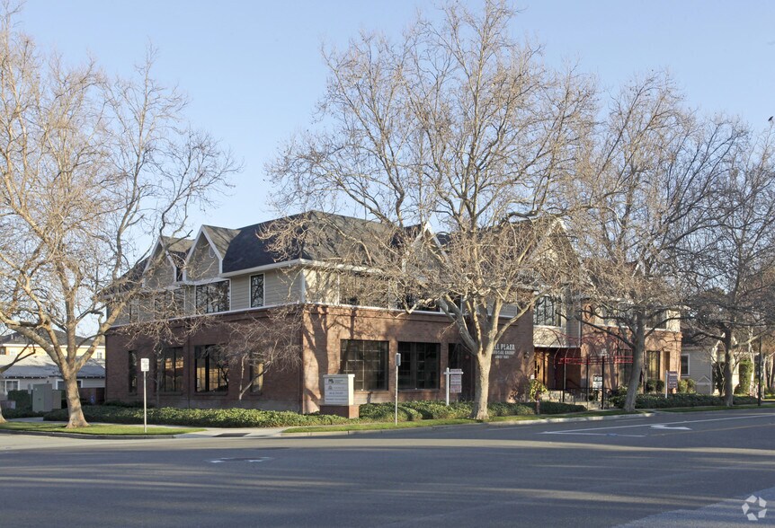 991 W Hedding St, San Jose, CA à louer - Photo de l’immeuble – Image 1 sur 13
