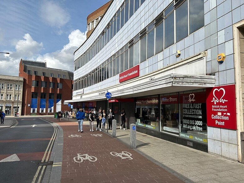 49-61 St Sepulchre Gate, Doncaster à louer - Photo de l’immeuble – Image 3 sur 8