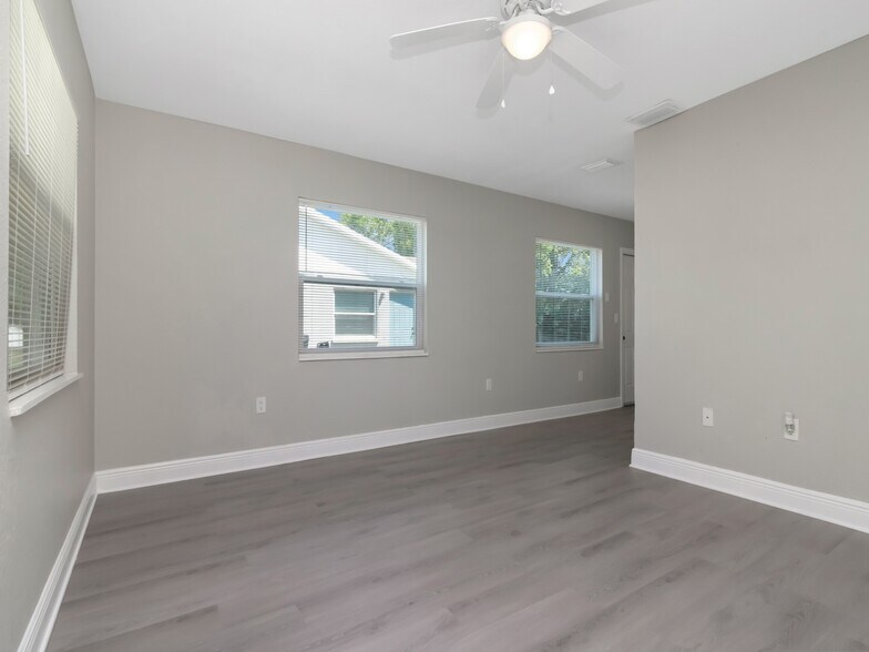 Bradenton Duplex's portefeuille de 4 biens à vendre sur LoopNet.fr - Photo de l’immeuble – Image 1 sur 162