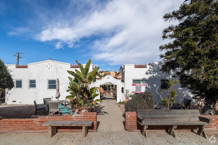35 17th St, Hermosa Beach, CA à vendre - Photo de l’immeuble – Image 2 sur 15