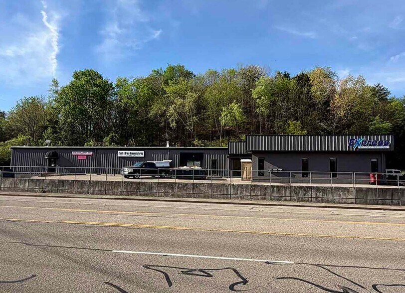 2909 E Oakland Ave, Johnson City, TN à louer - Photo principale – Image 1 sur 4