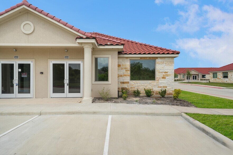 2743 Smith Ranch Rd, Pearland, TX à louer - Photo de l’immeuble – Image 1 sur 20