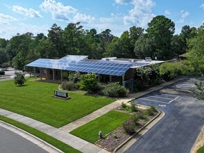 605 Eastowne Dr, Chapel Hill, NC à louer Photo de l’immeuble– Image 1 sur 46
