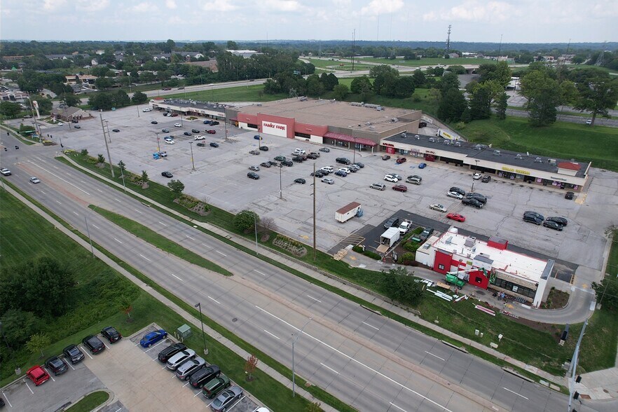 108th & Maple Rd, Omaha, NE à louer - Photo de l’immeuble – Image 3 sur 6