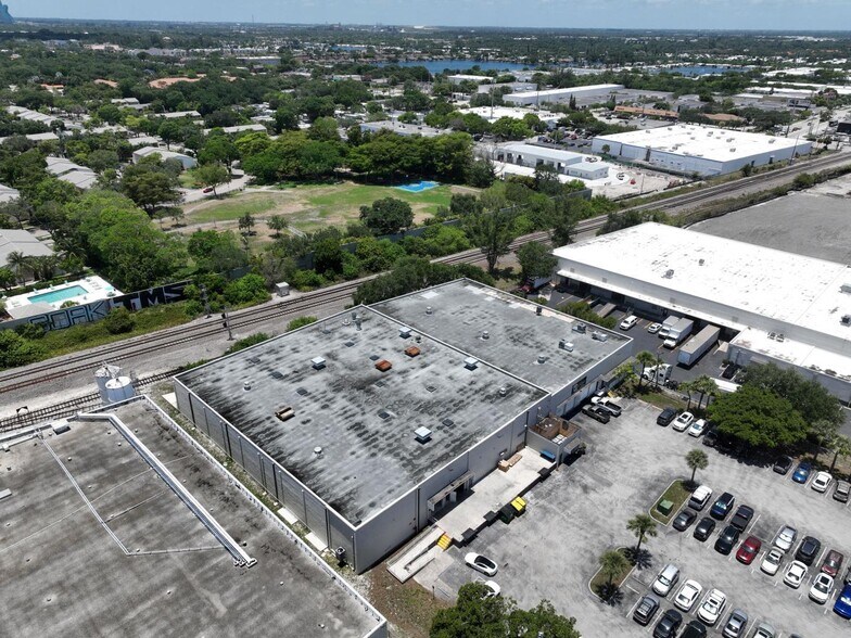 4200 N 29th Ave, Hollywood, FL à louer - Photo de l’immeuble – Image 3 sur 15