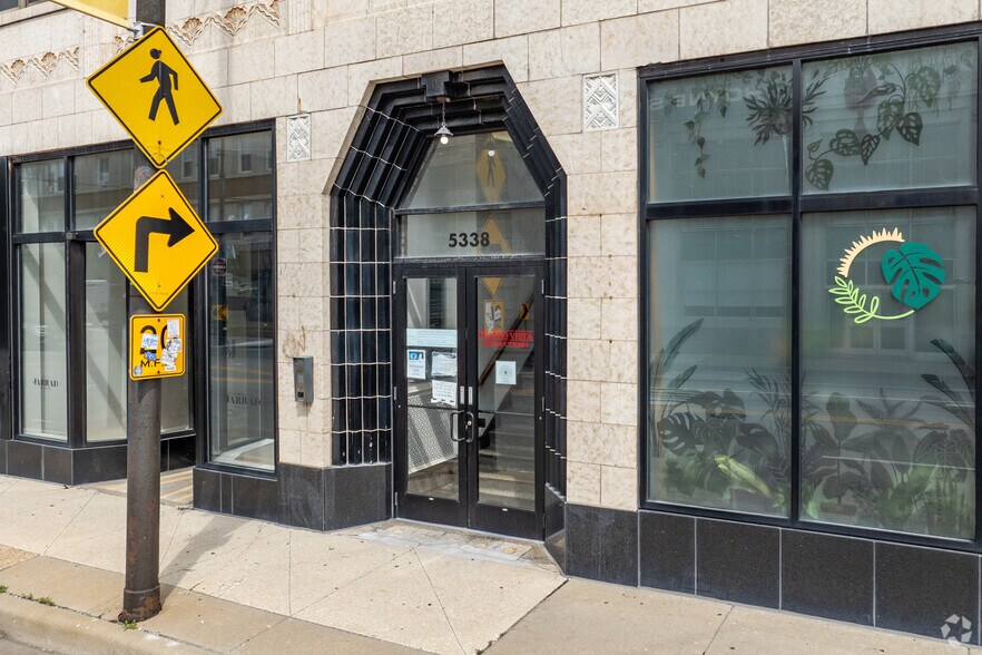 4800 N Milwaukee Ave, Chicago, IL à louer - Photo de l’immeuble – Image 3 sur 6