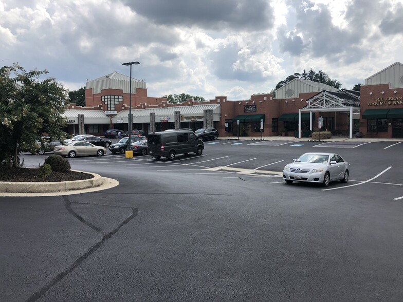 1496 Reisterstown Rd, Pikesville, MD à louer - Photo de l’immeuble – Image 2 sur 9