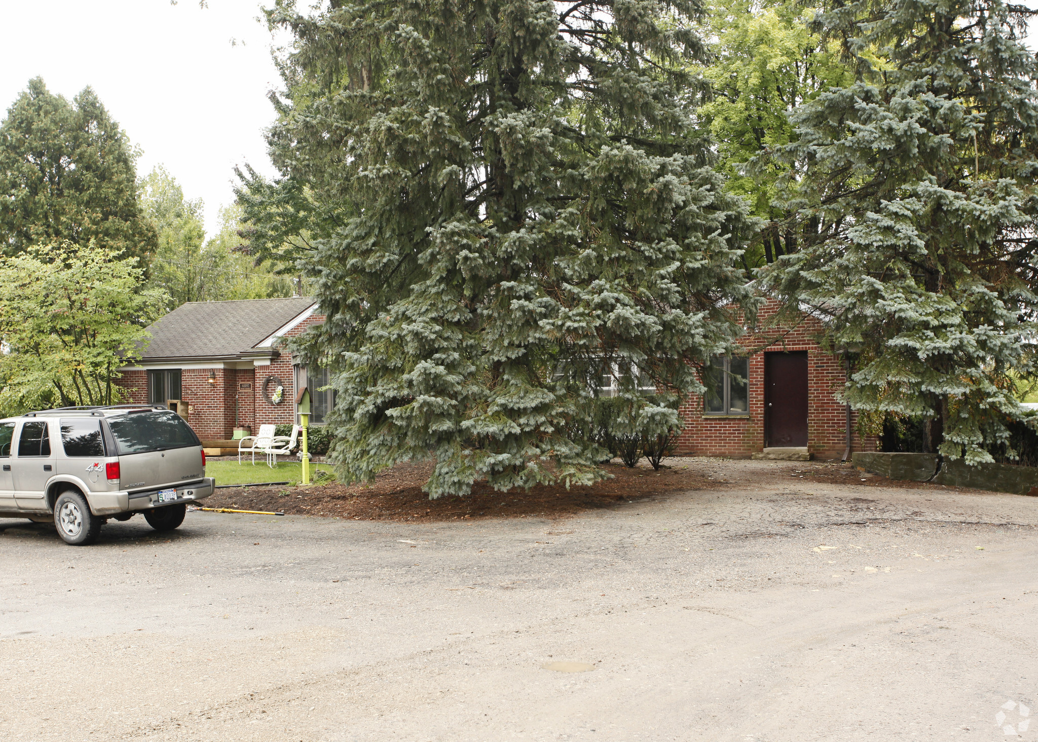 48197 West Rd, Wixom, MI à vendre Photo de l’immeuble– Image 1 sur 3