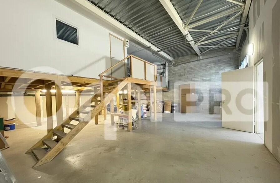 Local d'activités dans Neuilly-sur-Marne à vendre - Photo intérieure – Image 1 sur 5