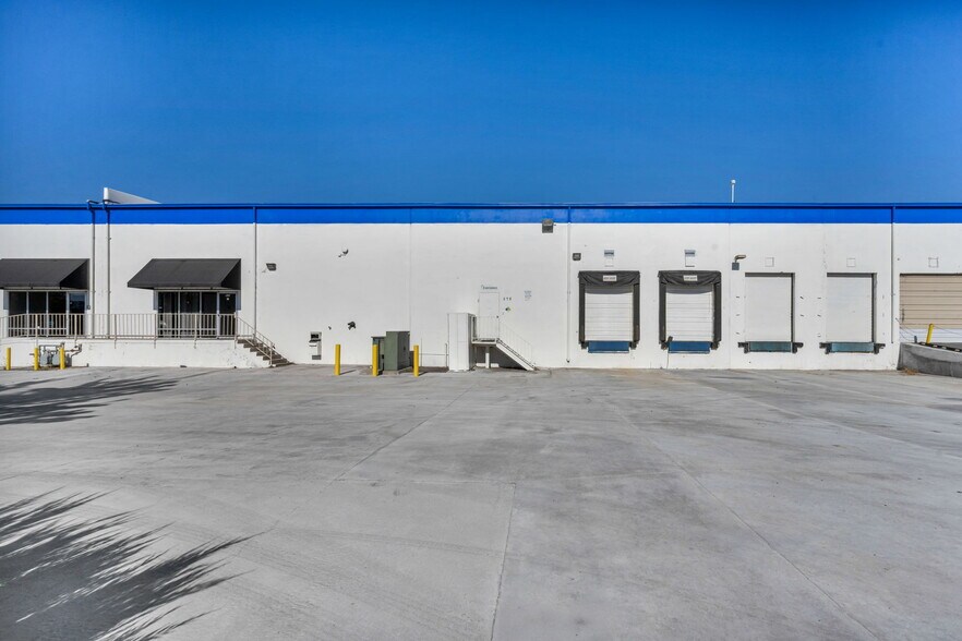 575-585 Reactor Way, Reno, NV à louer - Photo de l’immeuble – Image 1 sur 113