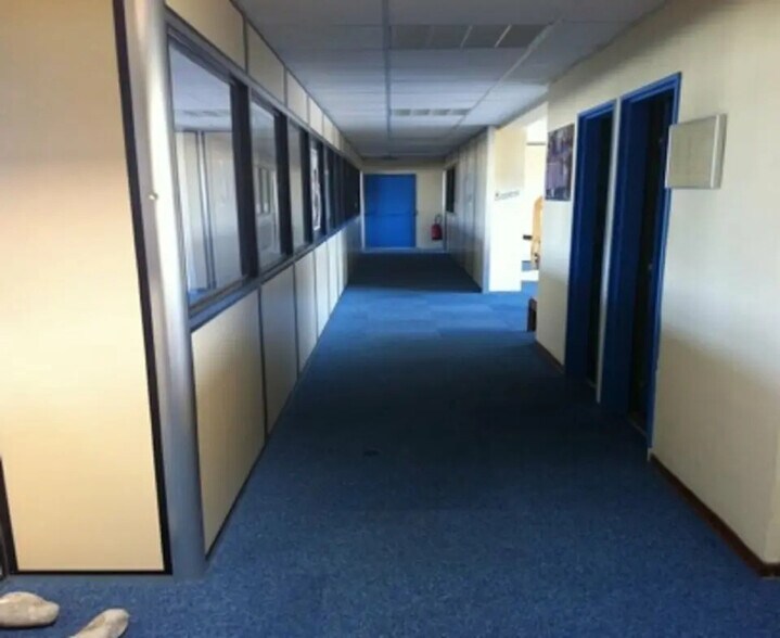 Bureau dans Sotteville-lès-Rouen à louer - Photo intérieure – Image 1 sur 3