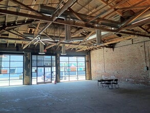 712 Fulton St, Fresno, CA à louer Photo intérieure– Image 2 sur 11