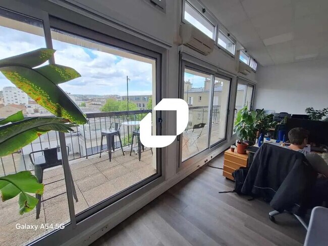 Plus de détails pour 2 Bis Rue Michelet, Issy-les-Moulineaux - Bureau à louer