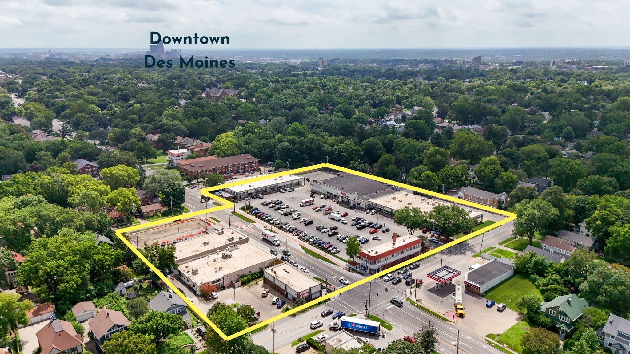 4040-4125 University Ave, Des Moines, IA à louer Photo principale– Image 1 sur 16