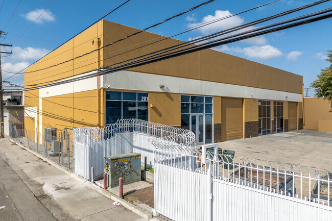 Plus de détails pour 201 N Clark Ave, Pomona, CA - Industriel/Logistique à louer