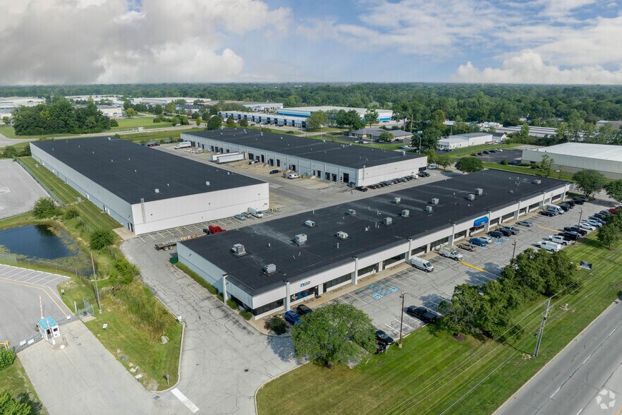 3250 N Post Rd, Indianapolis, IN à louer - Photo de l’immeuble – Image 3 sur 8
