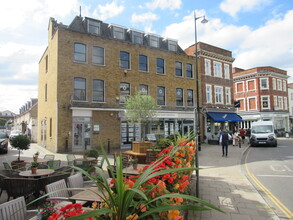 24 High St, Londres à louer Photo intérieure– Image 1 sur 6