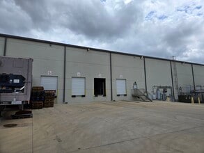 14155 W US 290 Hwy, Austin, TX à louer Photo de l’immeuble– Image 2 sur 2