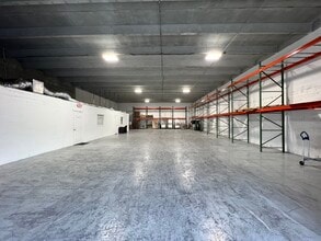 5551-5595 NW 72nd Ave, Miami, FL à louer Photo intérieure– Image 2 sur 7