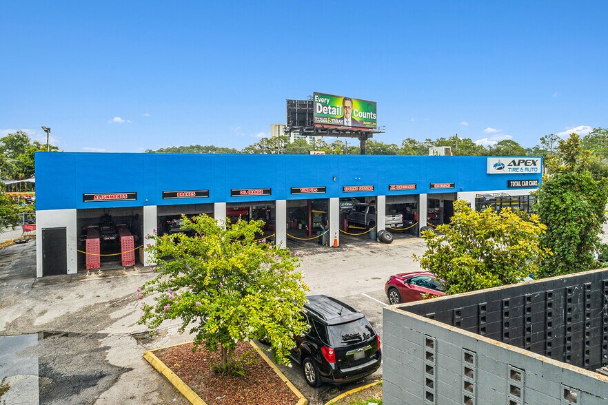 5717 University Blvd W, Jacksonville, FL à vendre - Photo de l’immeuble – Image 3 sur 5