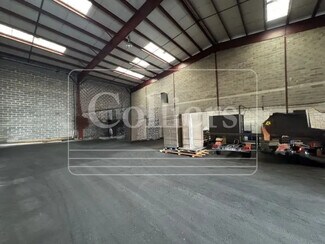 Plus de détails pour Local d'activités à louer