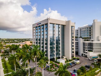 Plus de détails pour 2875 NE 191st St, Aventura, FL - Bureau à louer
