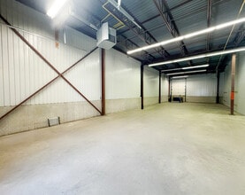 121 Jason St, Owen Sound, ON à louer Photo intérieure– Image 2 sur 5