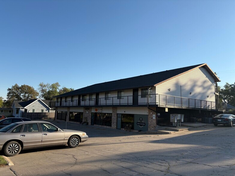 2332 N Cotner Blvd, Lincoln, NE à louer - Photo principale – Image 1 sur 6