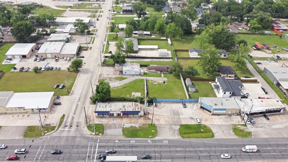 1107 N Houston Ave, Humble, TX à vendre - Photo de l’immeuble – Image 2 sur 23