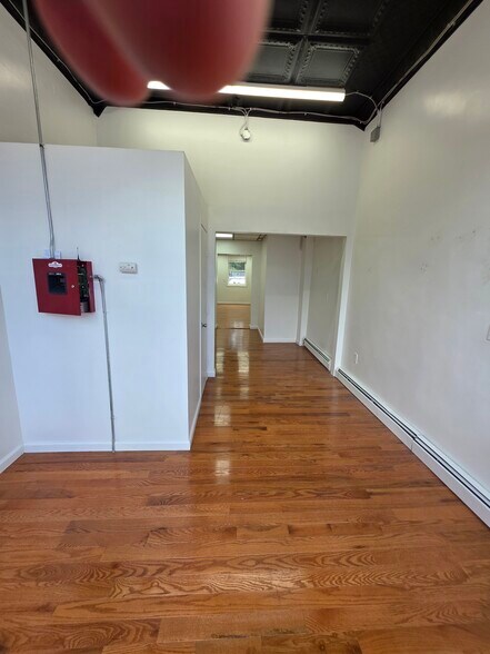 30 W Fort Lee Rd, Bogota, NJ à louer - Photo de l’immeuble – Image 3 sur 6