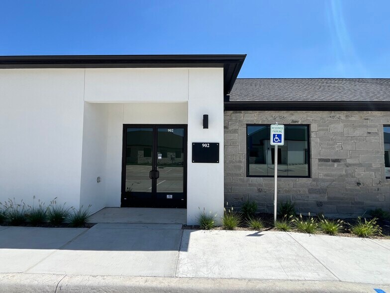 6000 Alma Rd, McKinney, TX à louer - Photo de l’immeuble – Image 2 sur 17