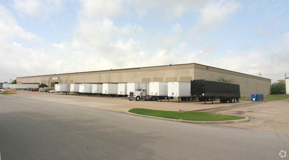 957 Heinz Way, Grand Prairie, TX à louer - Photo de l’immeuble – Image 3 sur 4