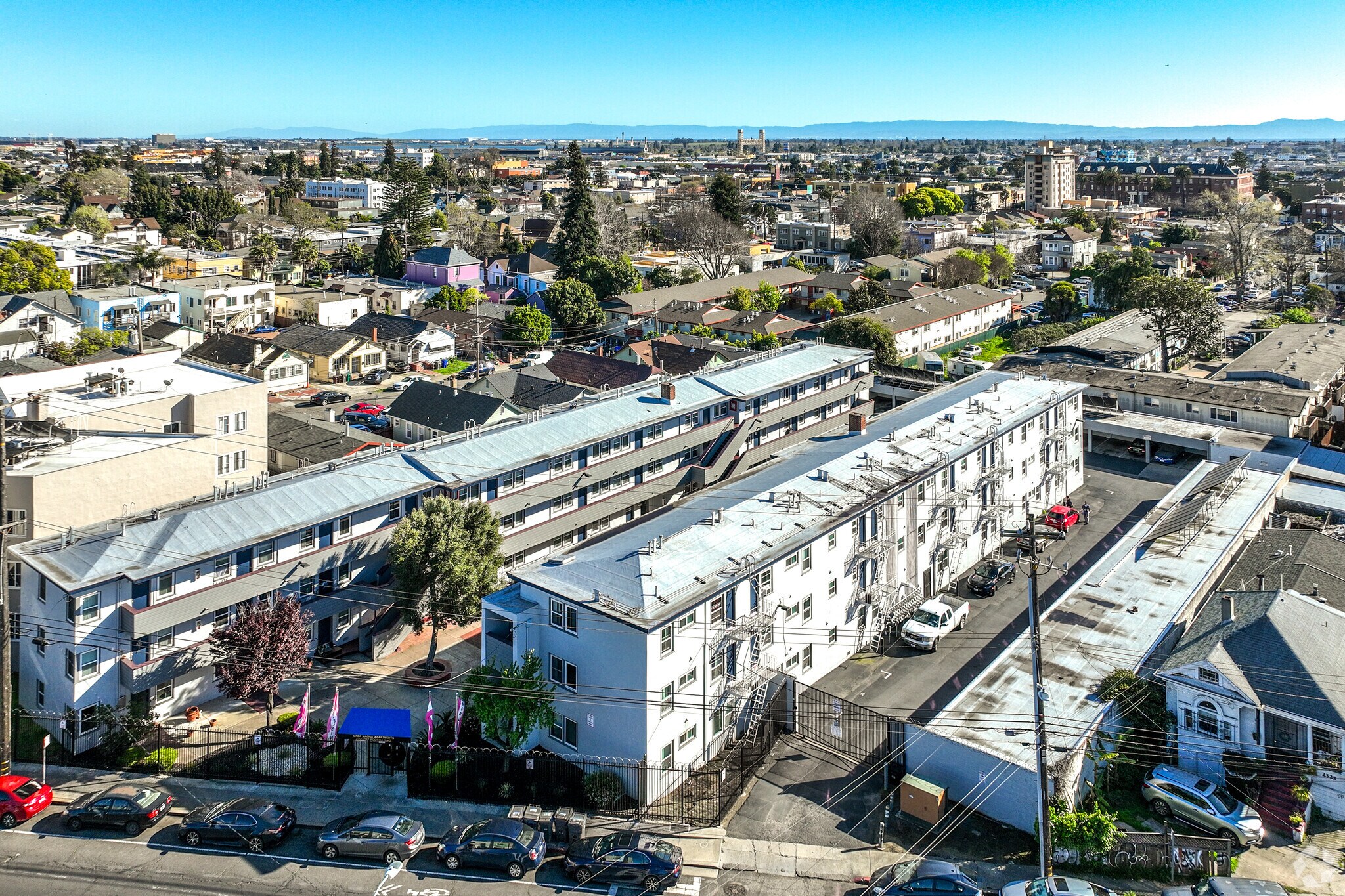 181 Units - 8%-8.7% CAP EZ Management portefeuille de 4 biens à vendre sur LoopNet.fr Photo principale– Image 1 sur 5