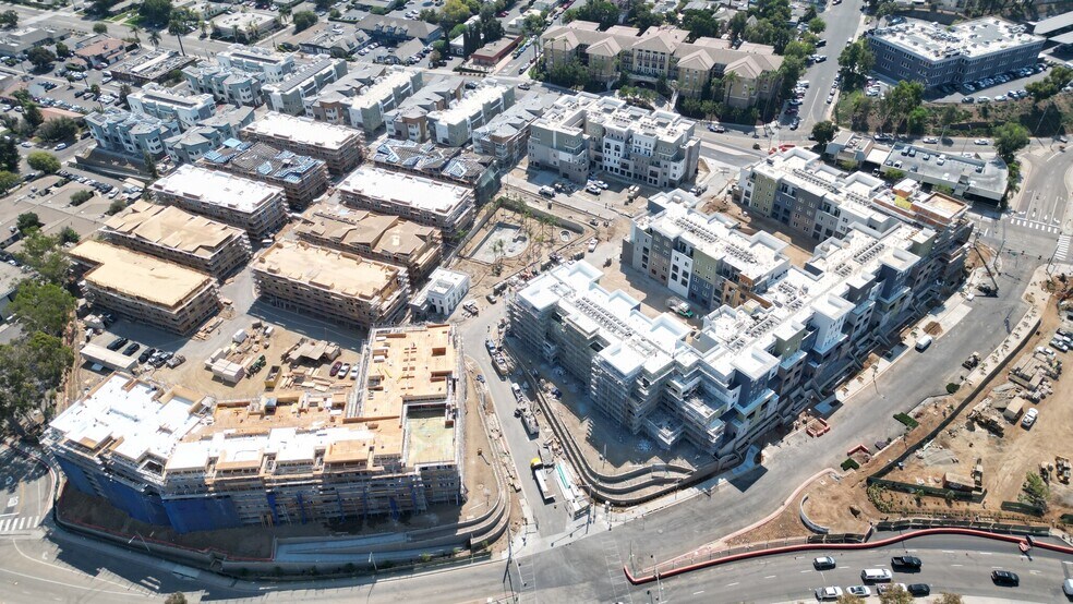 336-340 E Grand Ave, Escondido, CA à louer - Photo de l’immeuble – Image 2 sur 18